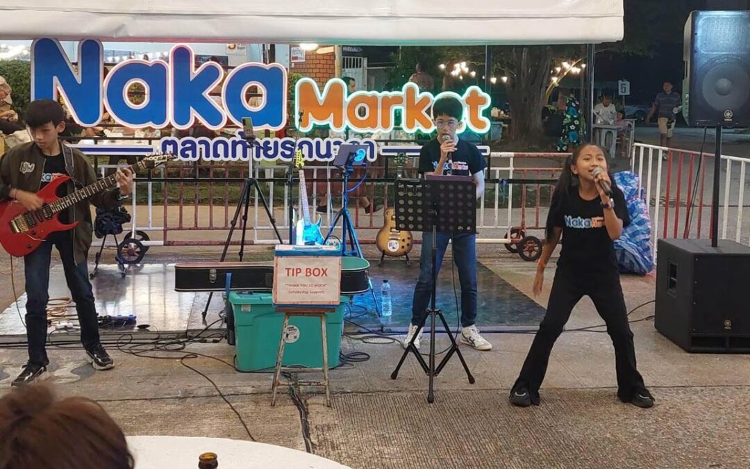Live Music Every Sunday – The Mini Heart Band