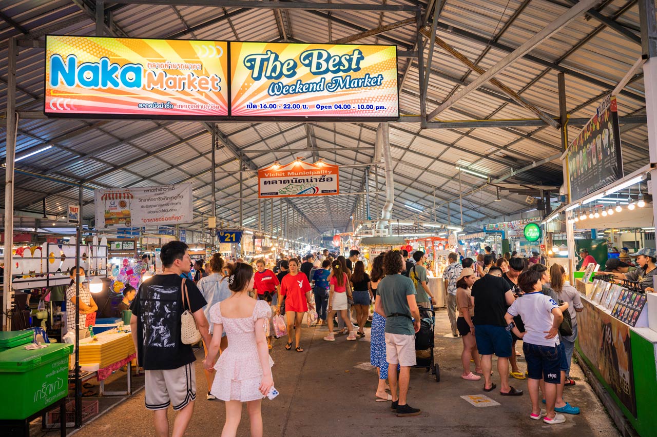 What should you bring to Naka Weekend Market? - Night Market Tips