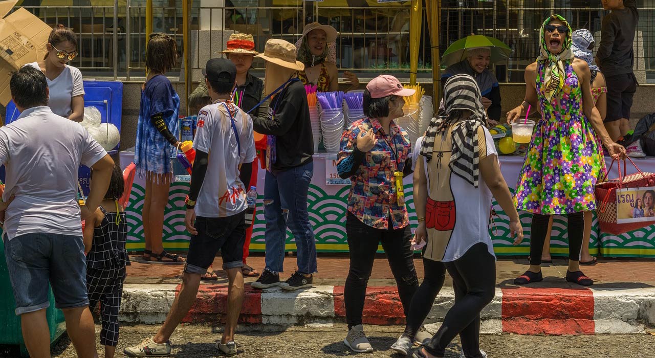 Phueket Songkran - Naka Weekend Market